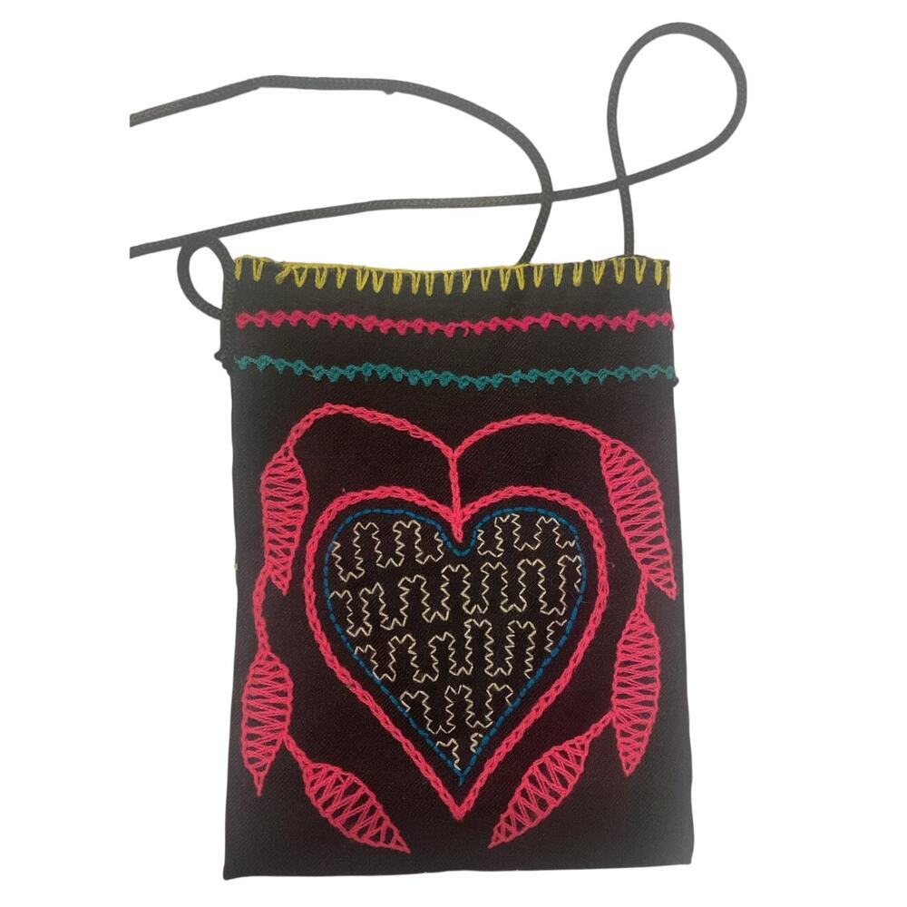 Shipibo Medicine Bag Crossbody Purse Peruvian Amazonian Heart Cross Embroidered - Picture 1 of 2